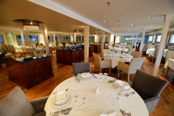 Al Kahila Nile Cruise — Restaurant